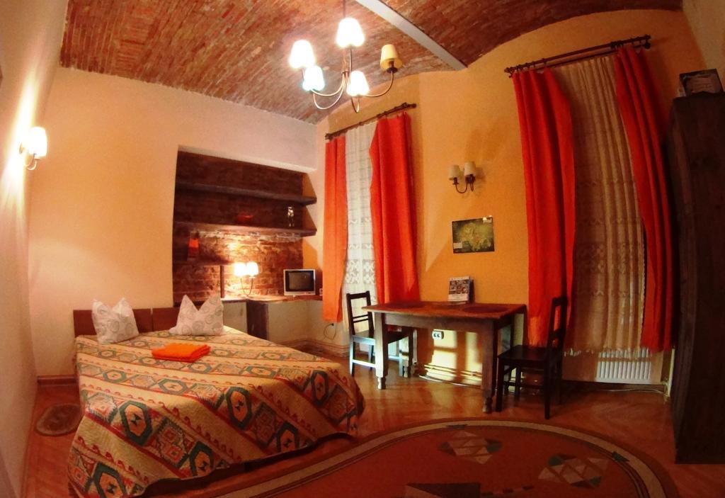Brasov Apartment In Historic Center Номер фото