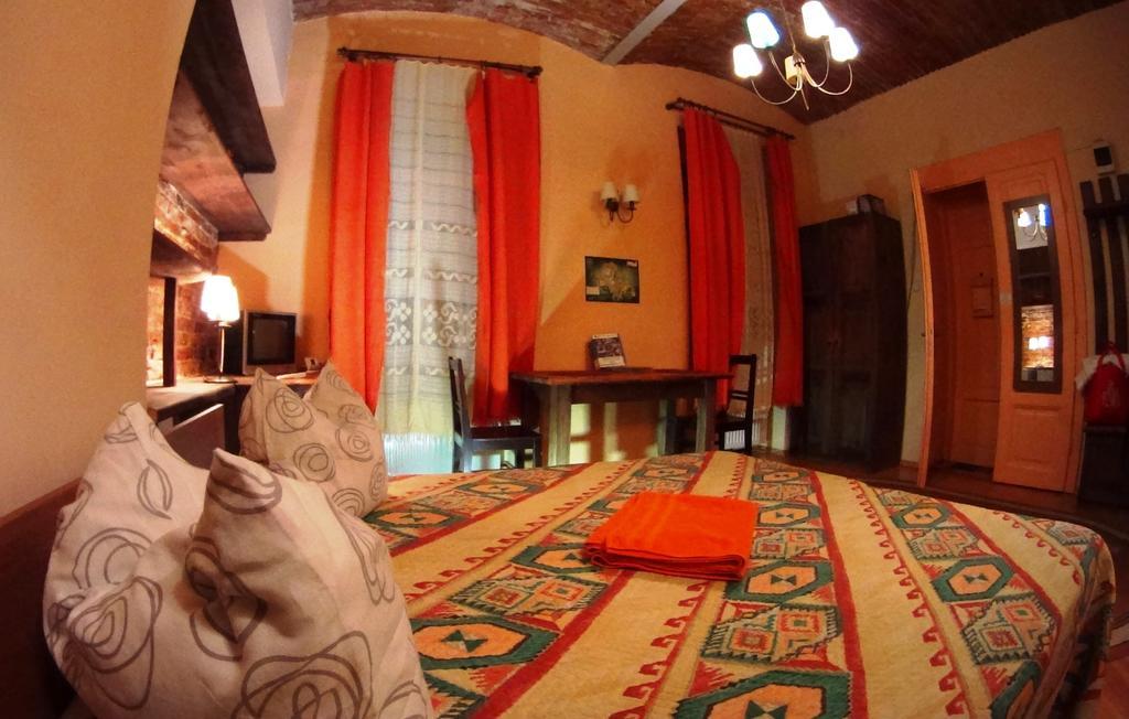 Brasov Apartment In Historic Center Екстер'єр фото