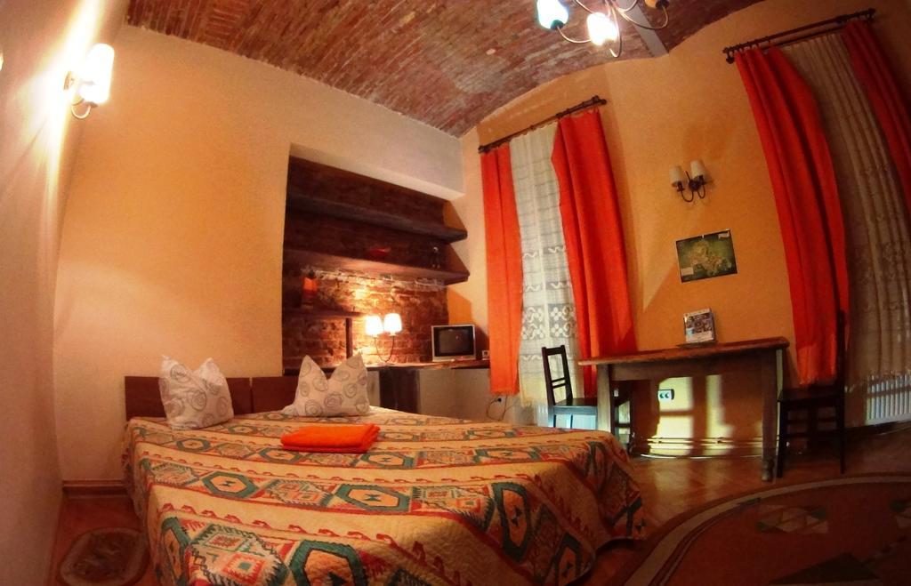 Brasov Apartment In Historic Center Екстер'єр фото
